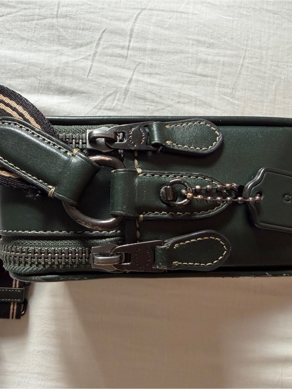 Coach Charter Crossbody 24 Bag - Amazon Green - Picture 3 of 10